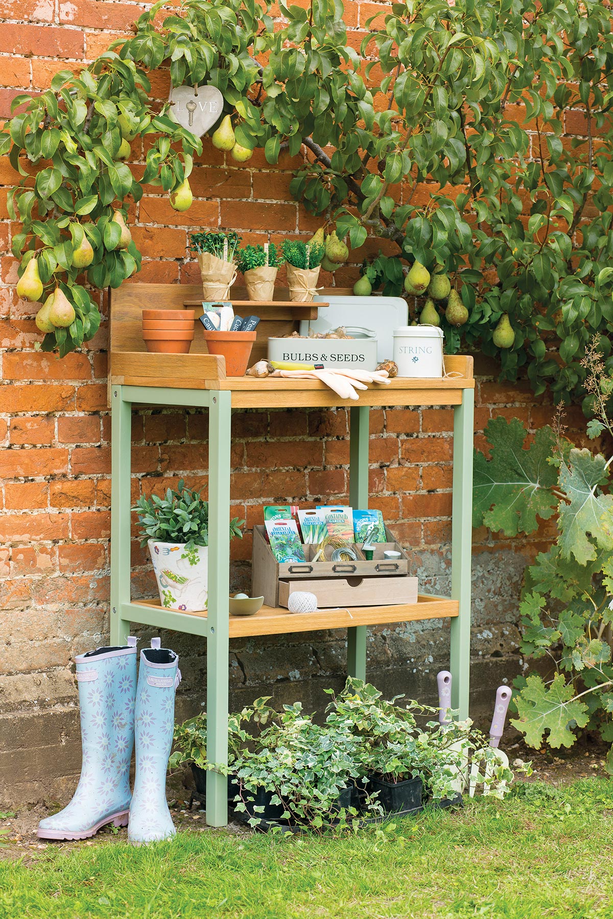 90015-verdi-potting-table.jpg