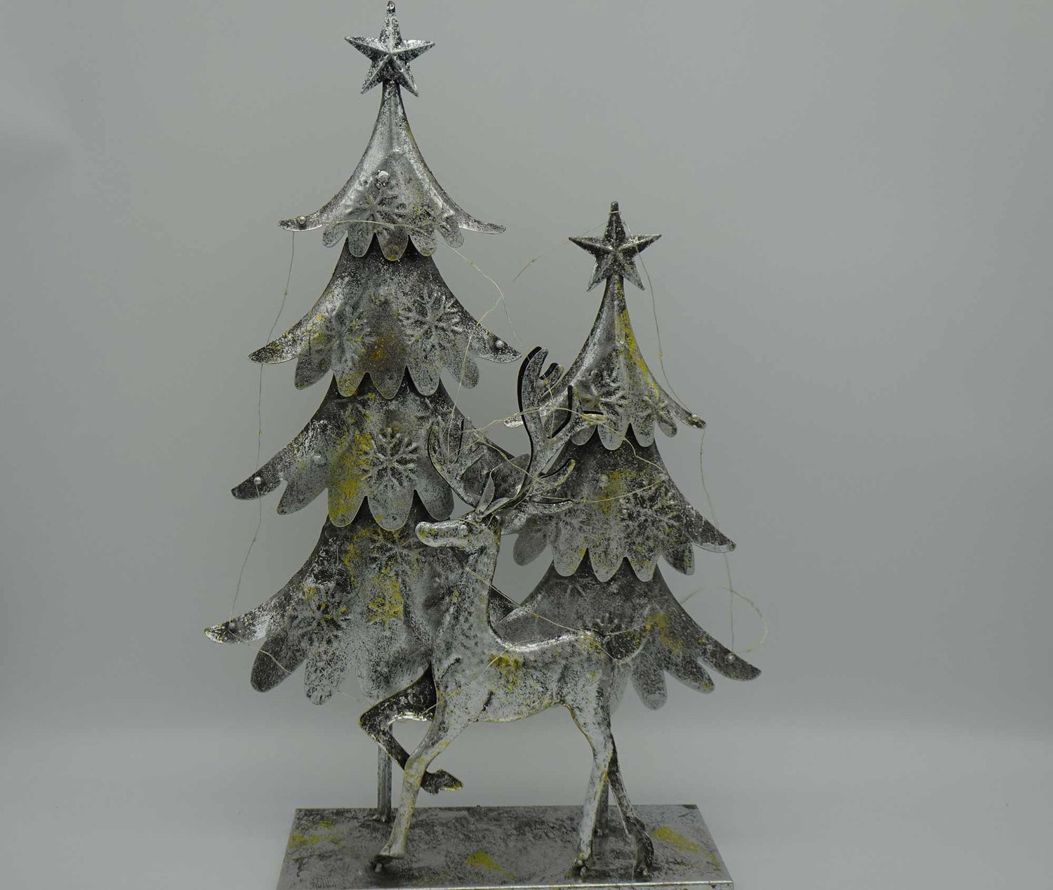 metal-christmas-tree-new.jpg