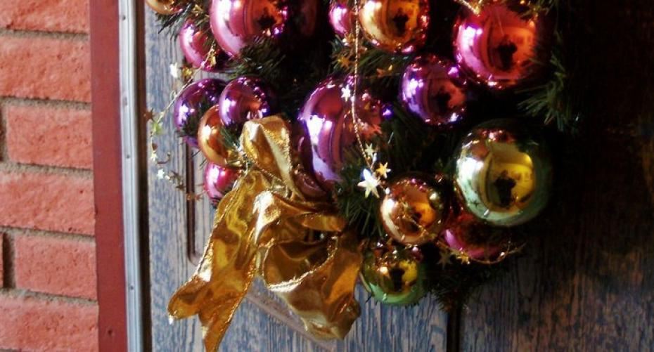 How to store your Christmas wreaths and garlands