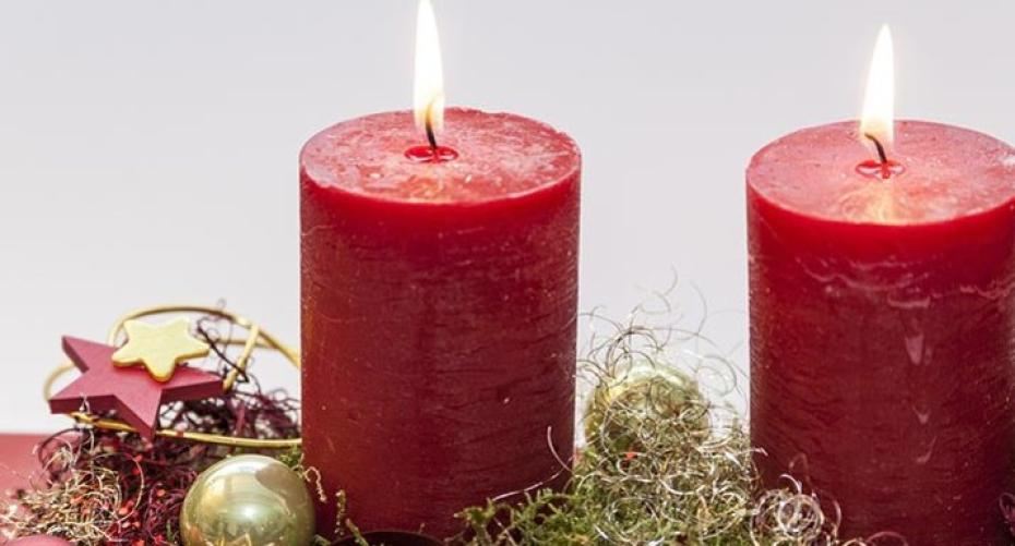 How To Make A Stunning Christmas Table Centrepiece