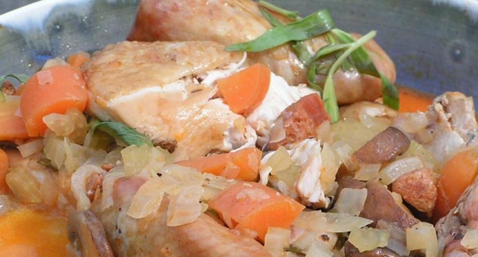 How To Cook Chicken In White Wine And Tarragon In The Weber Gourmet Barbecue System Dutch Oven