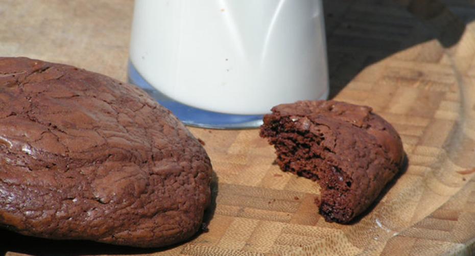 How to bake chocolate brownie cookies on the Traeger Timberline 850 wood pellet grill
