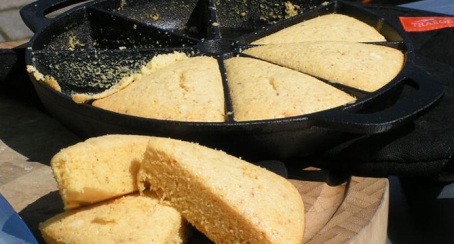 How to bake cornbread on the Traeger Timberline 850 wood pellet grill