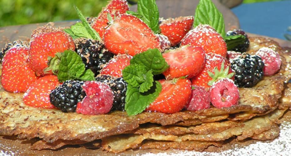 How To Cook Crepes With Summer Fruit On The Weber GBS Griddle