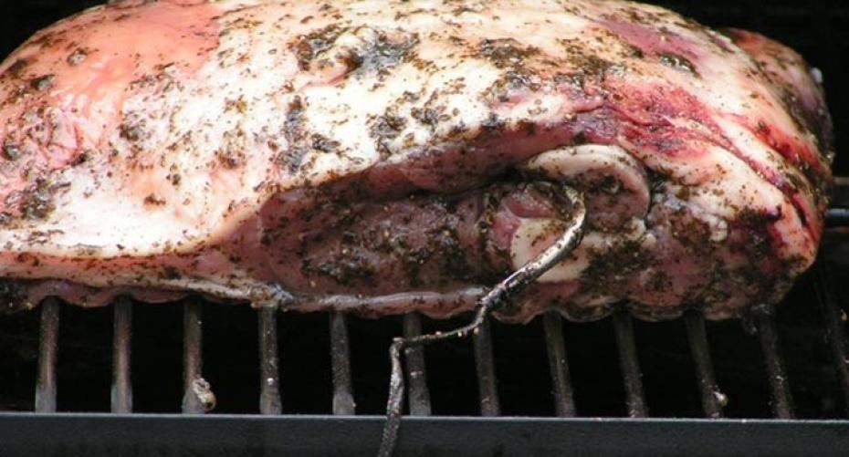 How To Cook A Shoulder Of Lamb With Mint Sauce On The Traeger Wood Pellet Pro 22 Grill