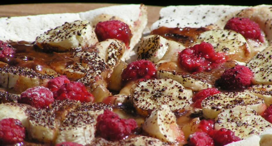 How To Cook A Sweet Pizza With Maple Syrup, Raspberries And Banana In The Alfa Wood Fired Oven